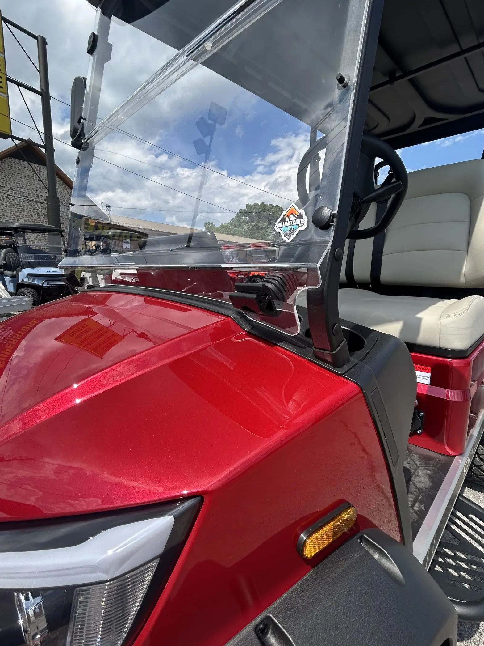 2026 Dach Falcon Ultra- red/cream For Sale - Image 3