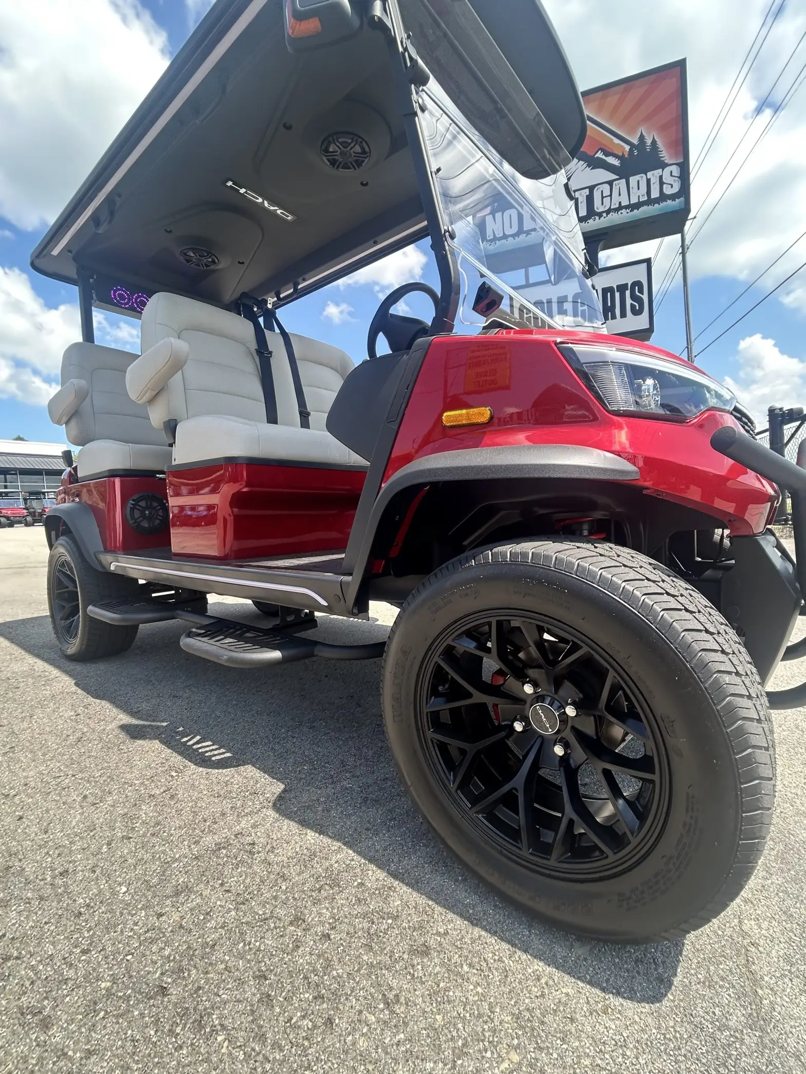 2026 Dach Apollo Elite 72V Red and Cream For Sale - Image 4